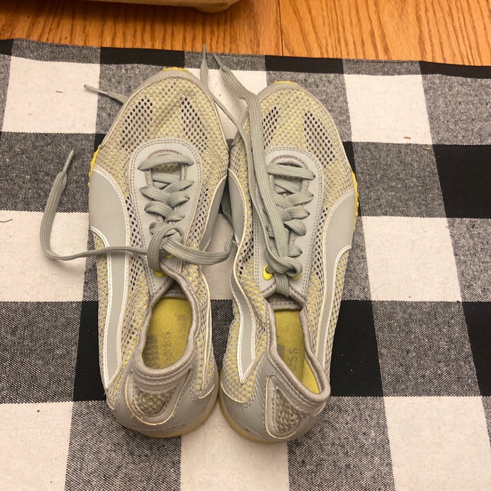 Puma light weight shoes